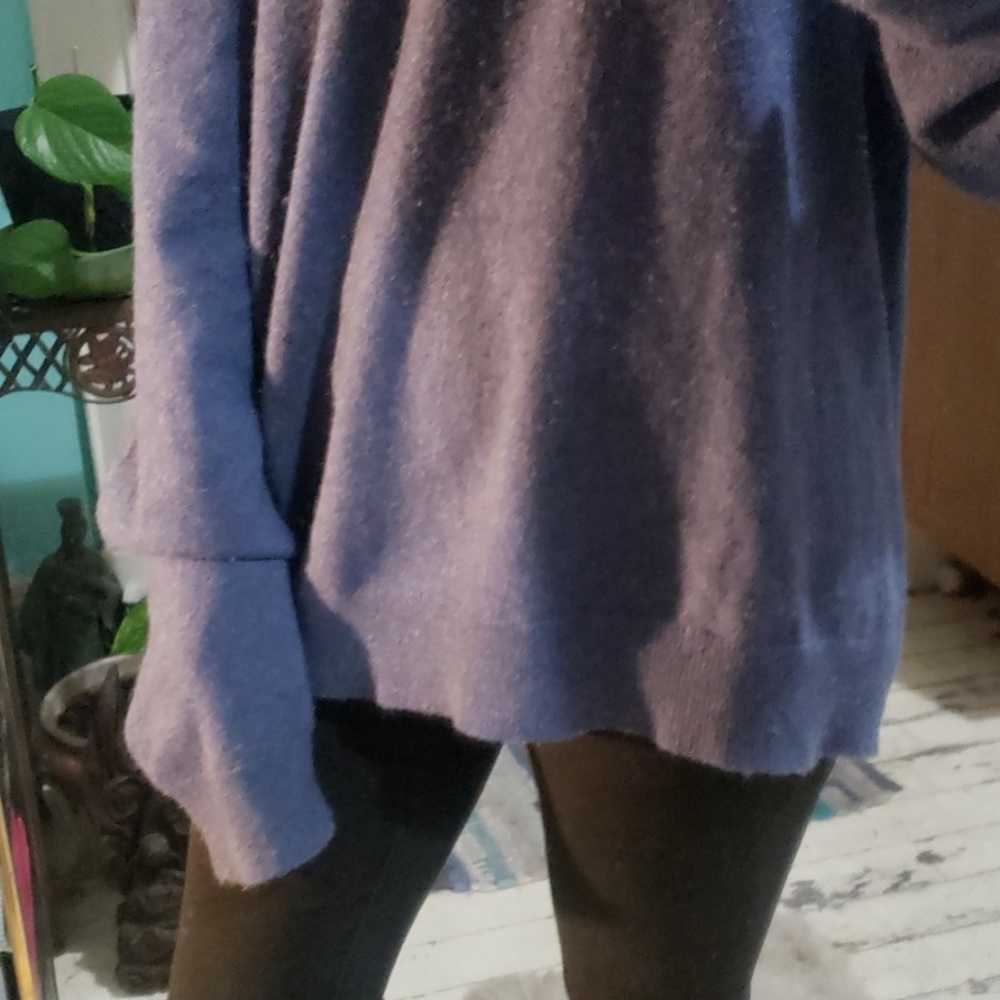 Cashmere V-Neck Sweater - Picture 6 of 8